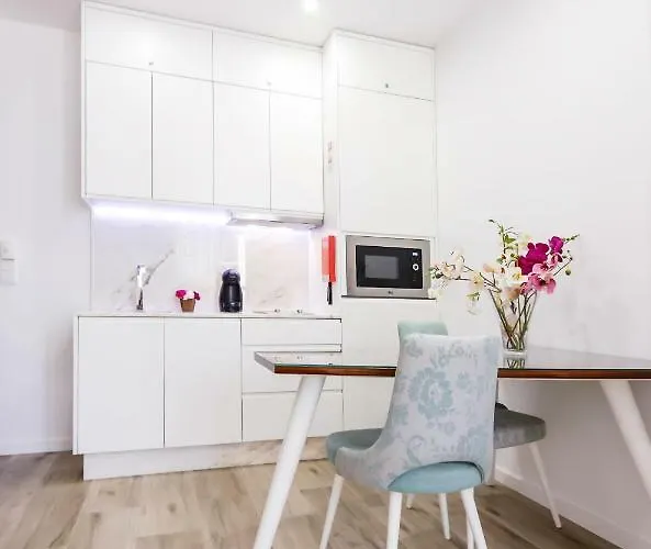 Hm - Nearby Bolhao * 포르투